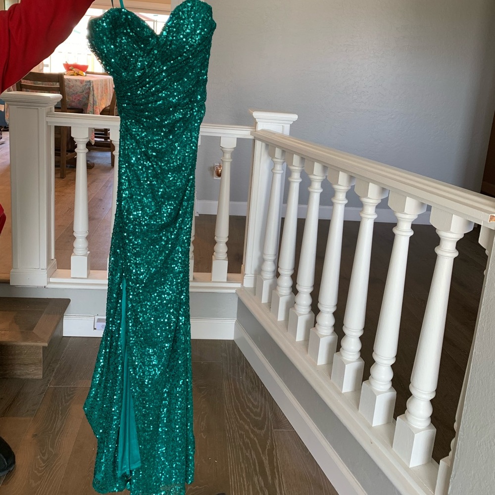 La Femme Sweetheart Strapless Seequin dress